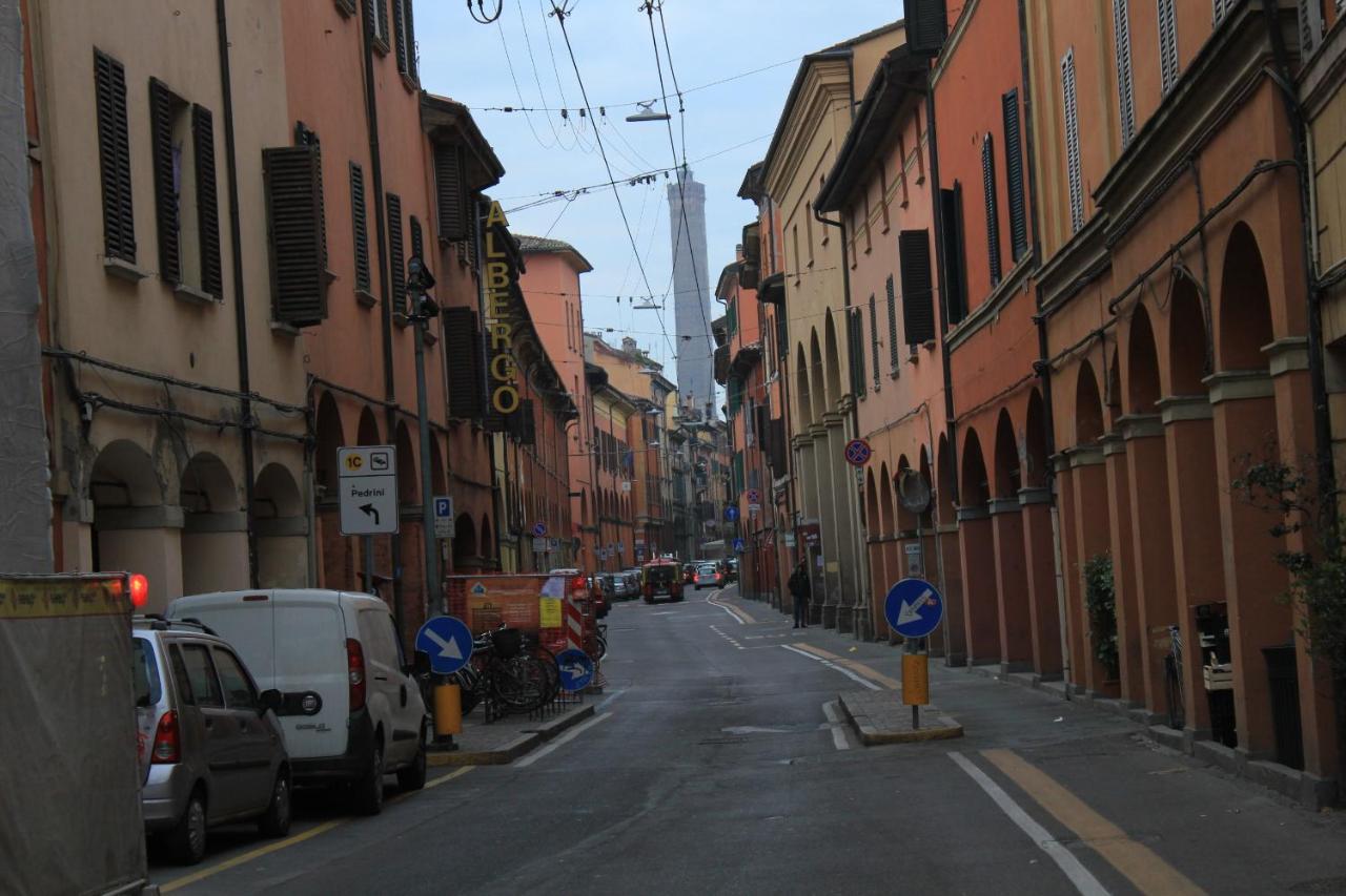 Affittacamere V Torre V Nigrisoli A Porta San Vitale Bologna Luaran gambar